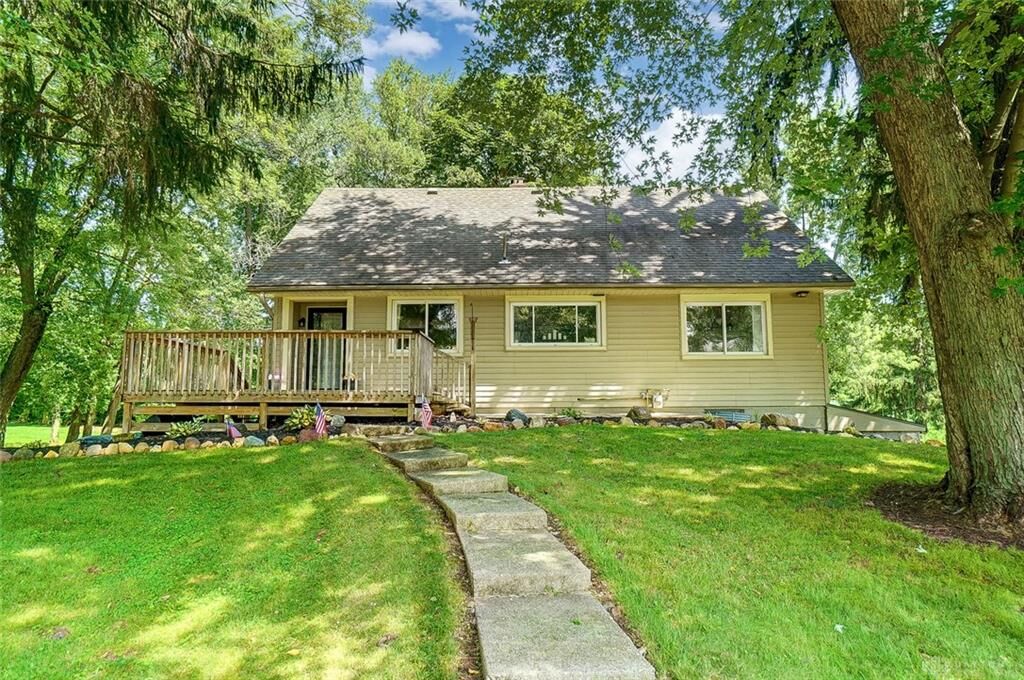 Property Photo: 3850 Knollwood Drive OH 45432