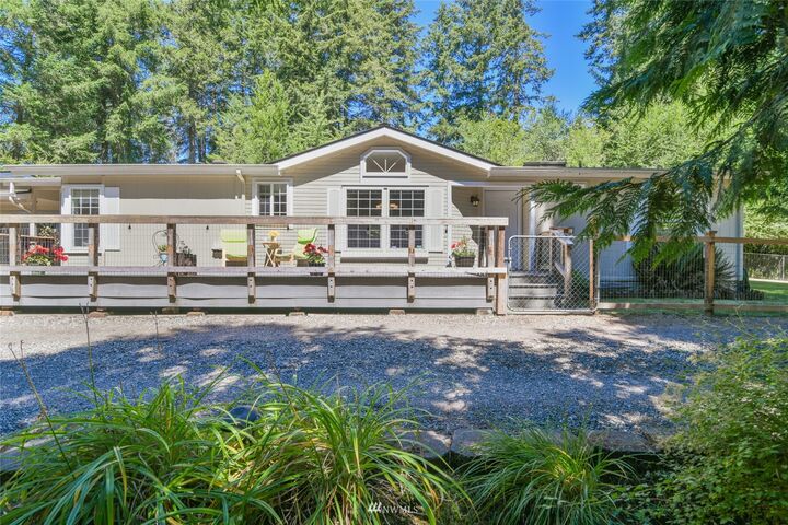 12815  115th Avenue NW  Gig Harbor WA 98329 photo