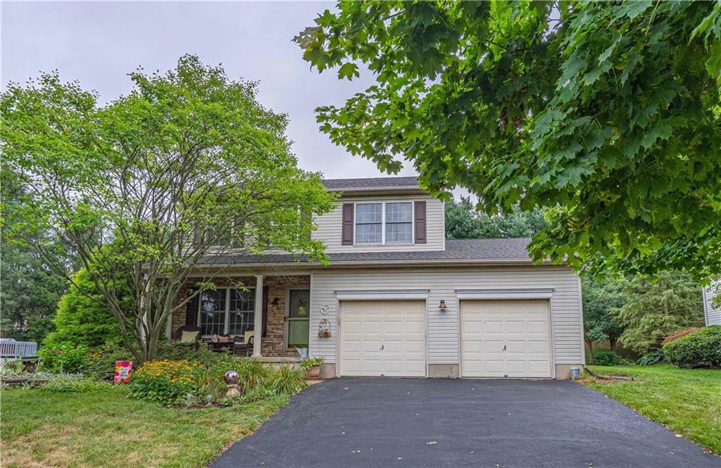 Property Photo:  2595 Fieldview Drive  PA 18062 