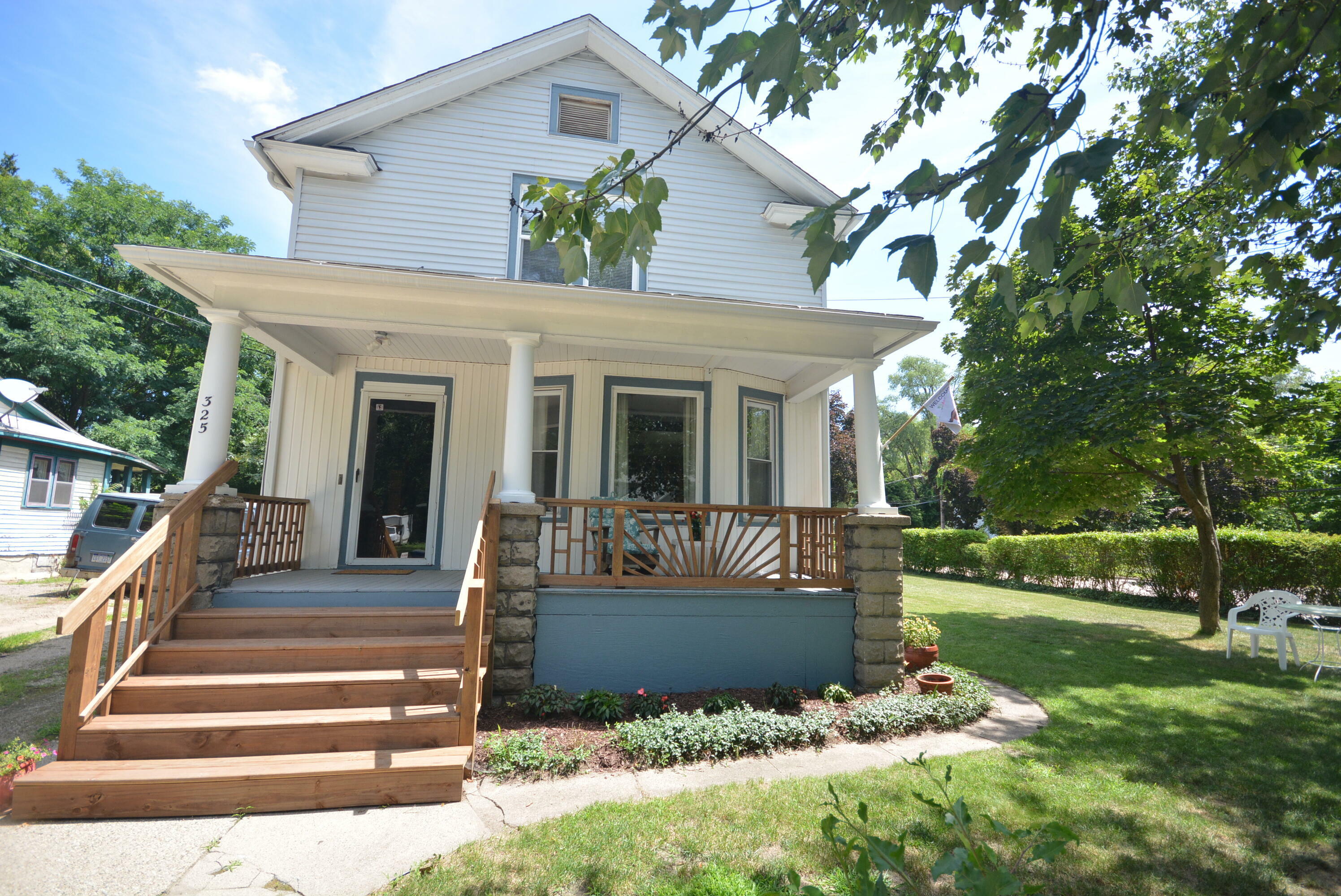 Property Photo:  325 Sheldon Street  MI 49001 