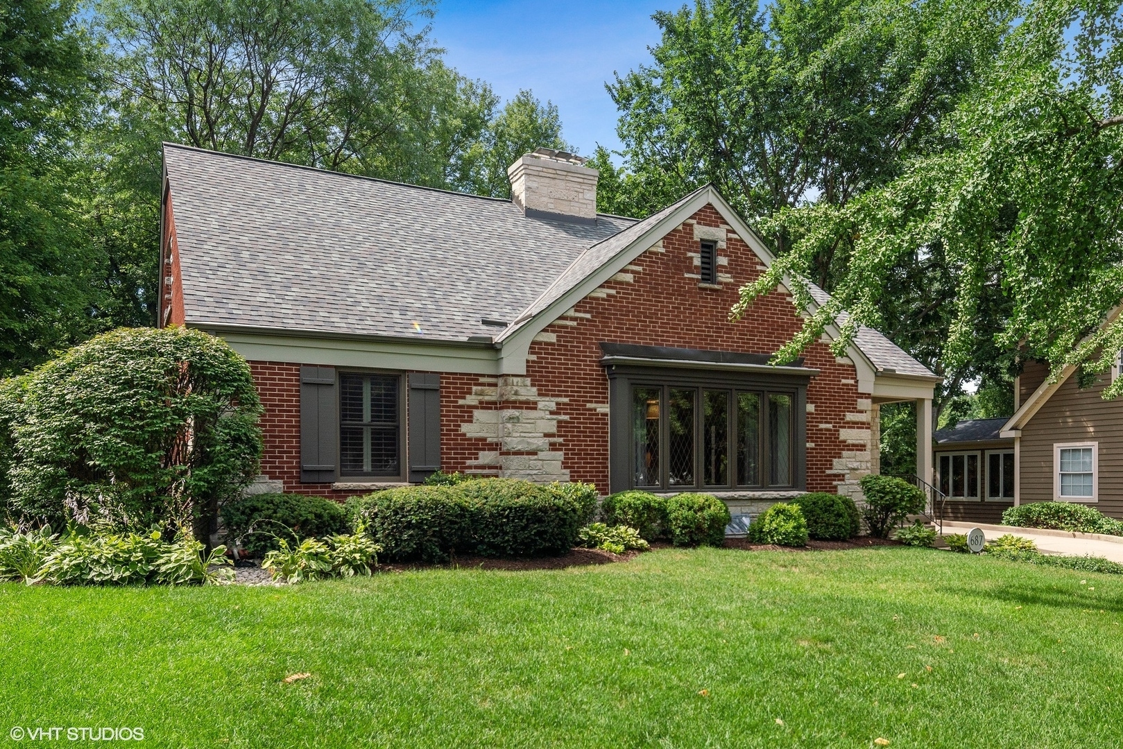 Property Photo: 687 Revere Road IL 60137