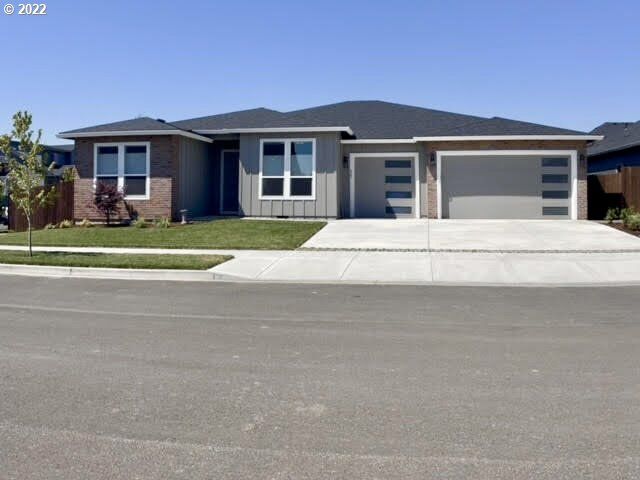 Property Photo: 823 S 88th Ave WA 98642