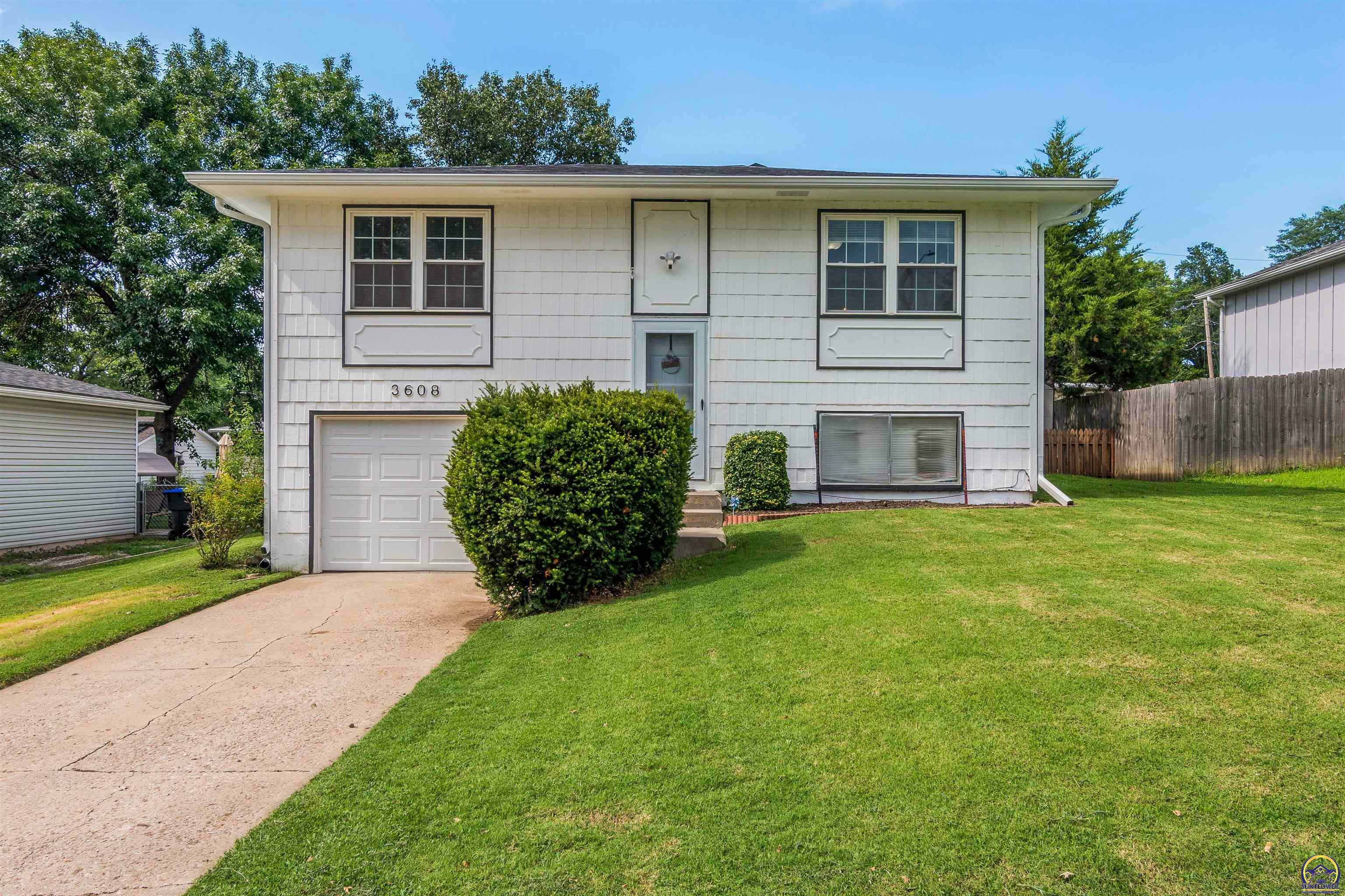 Property Photo:  3608 SW Cambridge Ter  KS 66610 