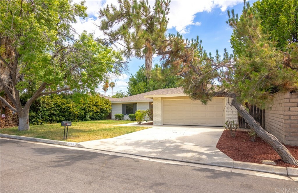 Property Photo:  3770 Walnut Park Way  CA 92544 