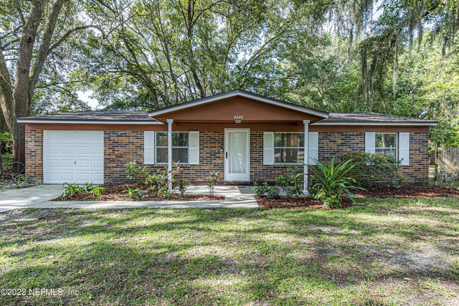 Property Photo:  4220 Pointe Haven Drive S  FL 32218 