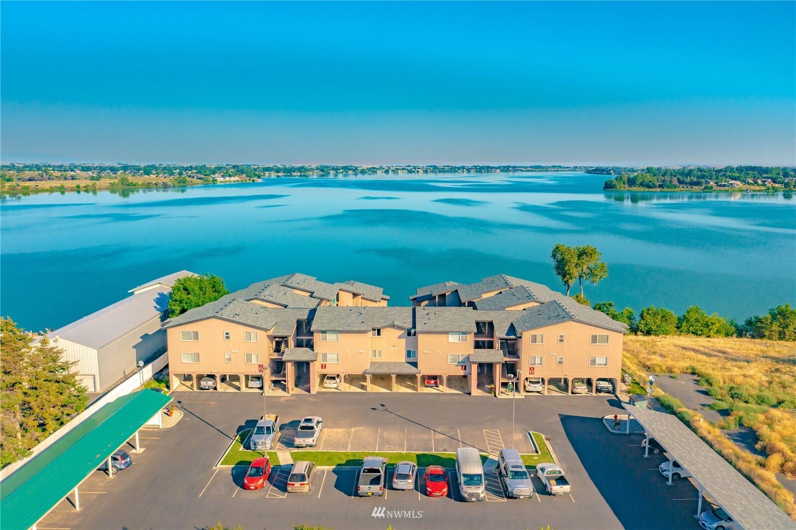 Property Photo:  2900 W Marina Drive 307  WA 98837 
