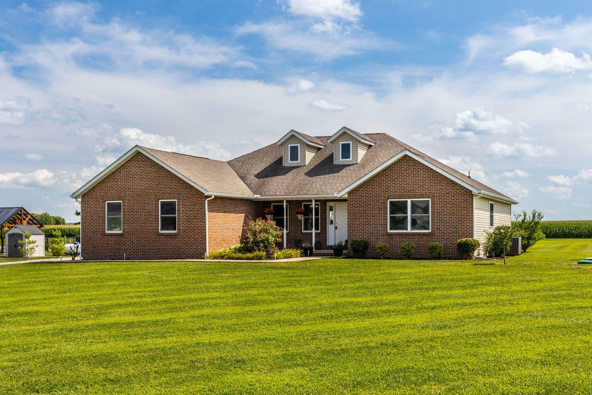 Property Photo: 5165 Ashville Fairfield Road OH 43103