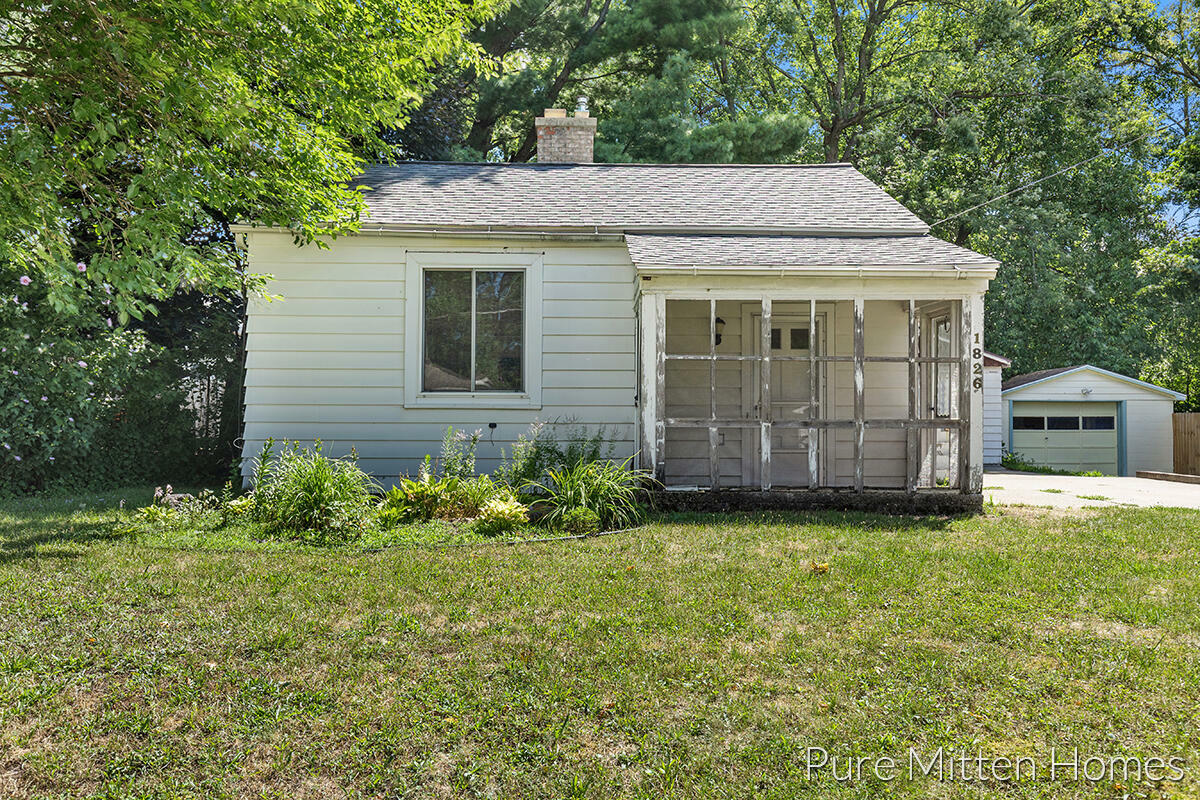 Property Photo:  1826 Berkey Avenue SE  MI 49507 