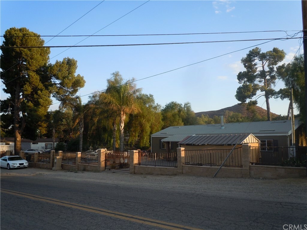 Property Photo:  27141 Hammack Avenue  CA 92570 