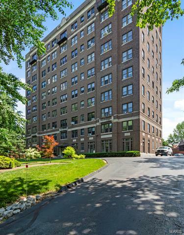 Property Photo: 3438 Russell Boulevard 303 MO 63104