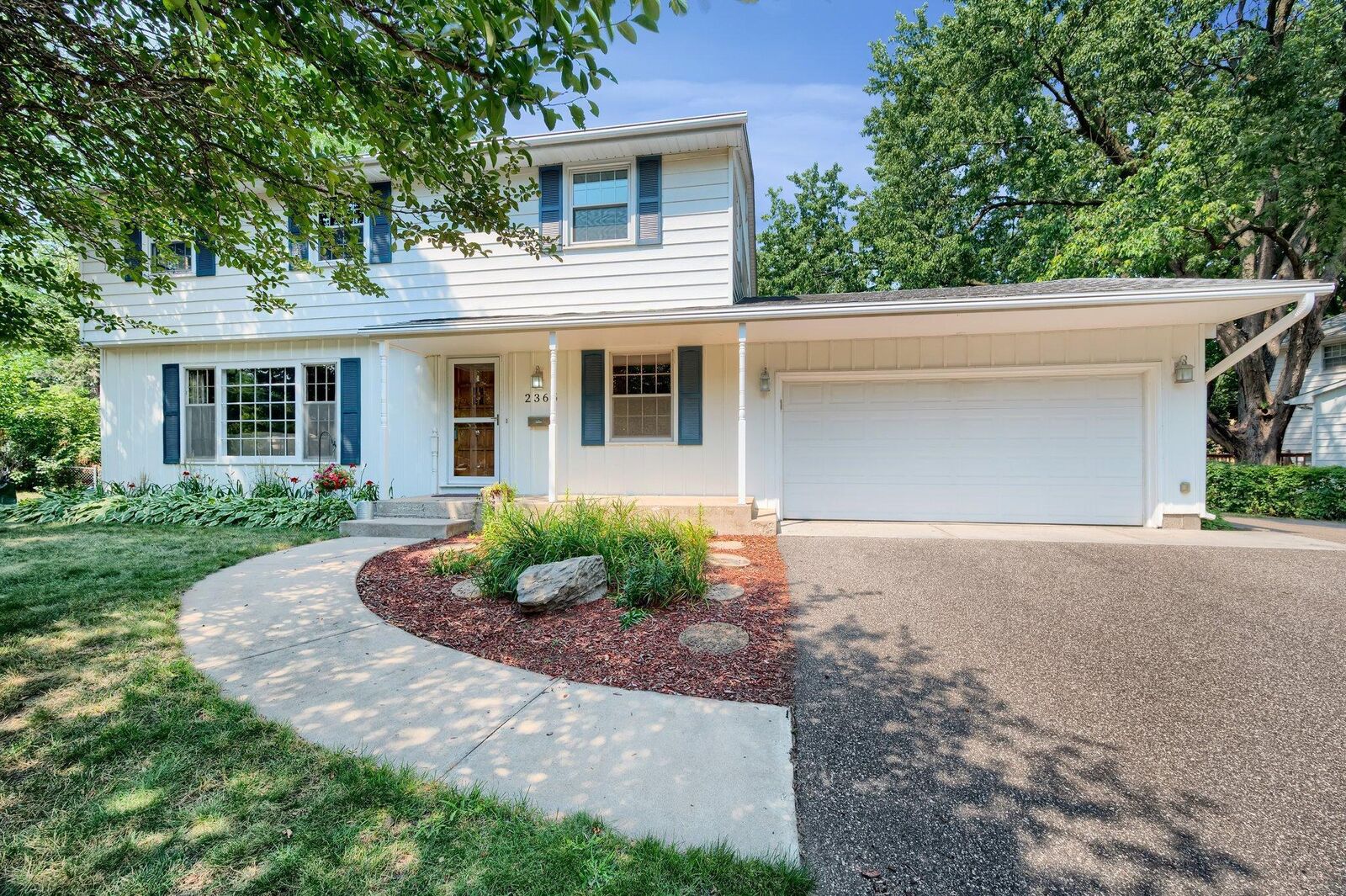 Property Photo:  2365 Cavell Avenue N  MN 55427 