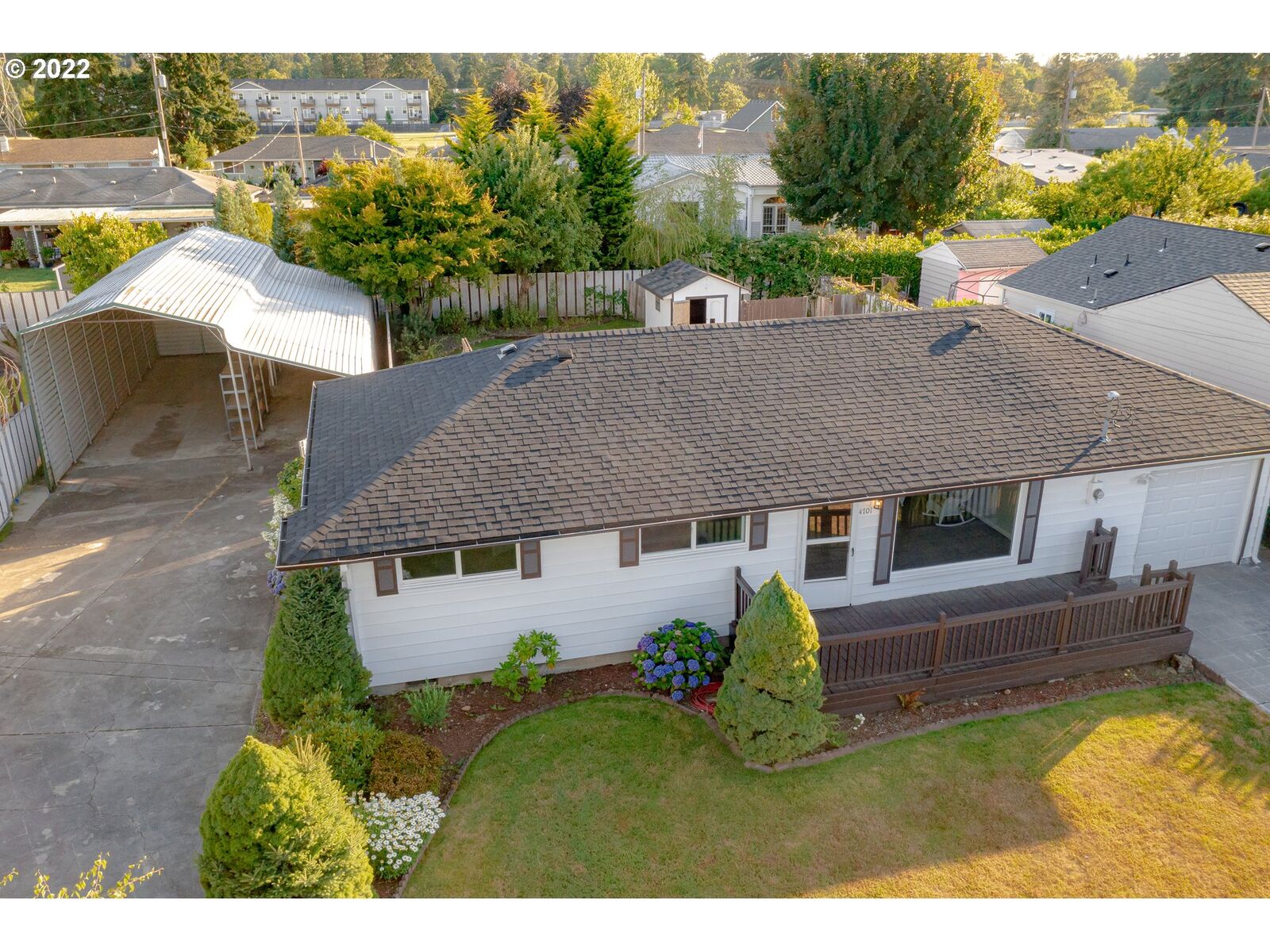 Property Photo: 4701 Sheridan Dr WA 98661
