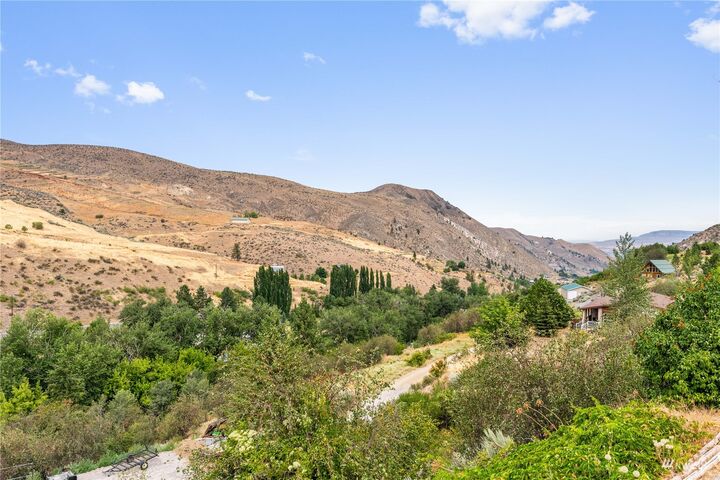 Property Photo: 1326 Cranmer Road WA 98801