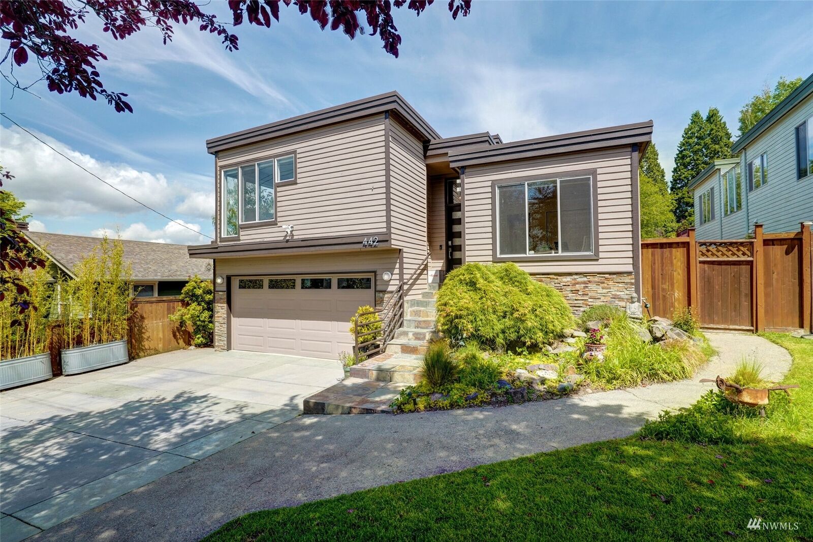 Property Photo:  442  7th Avenue S  WA 98033 