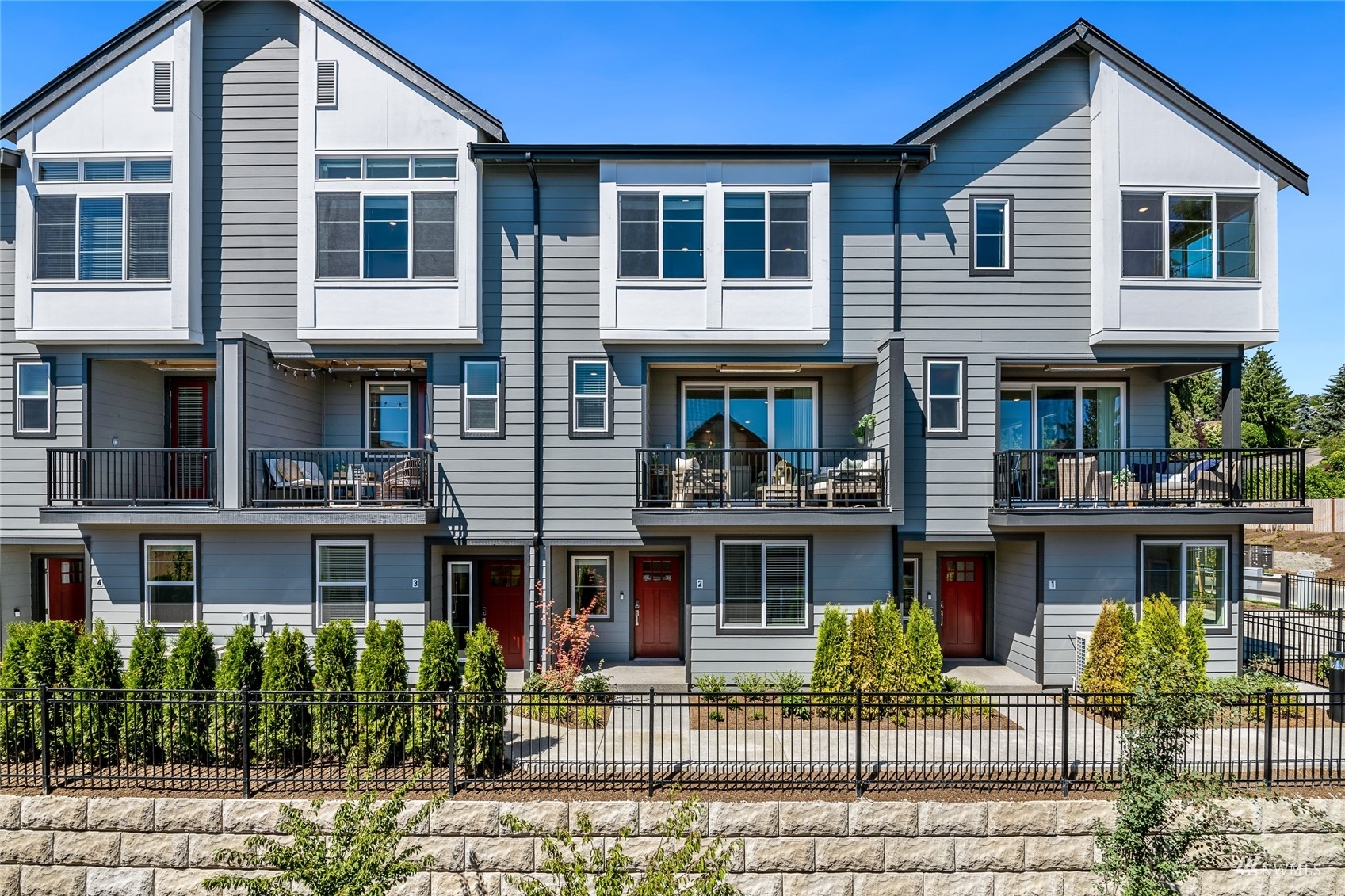 Property Photo: 18886 67th Drive NE 4 WA 98028
