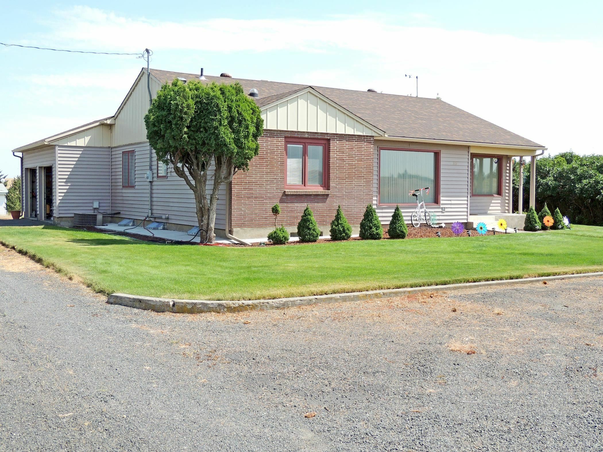 Property Photo: 313 NE Brace St WA 99185
