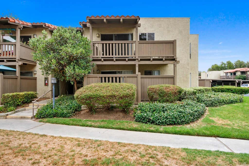 Property Photo:  1345 Cabrillo Park Drive N04  CA 92701 