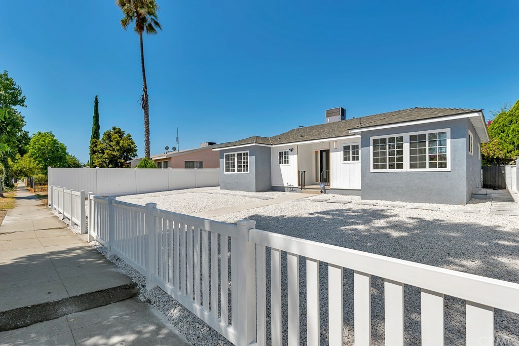 Property Photo:  7851 Whitsett Avenue  CA 91605 