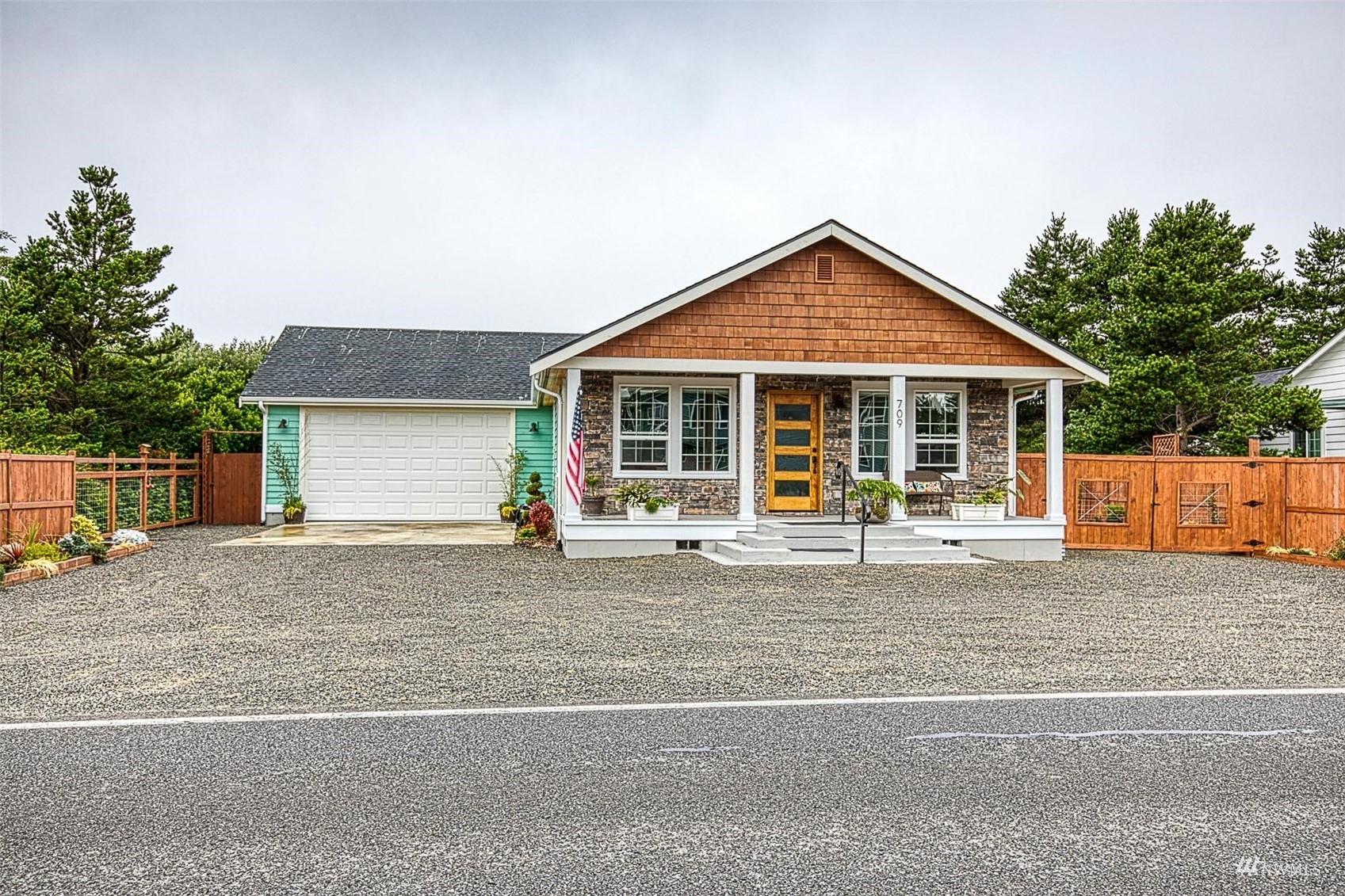 Property Photo:  709 Ocean Shores Boulevard SW  WA 98569 