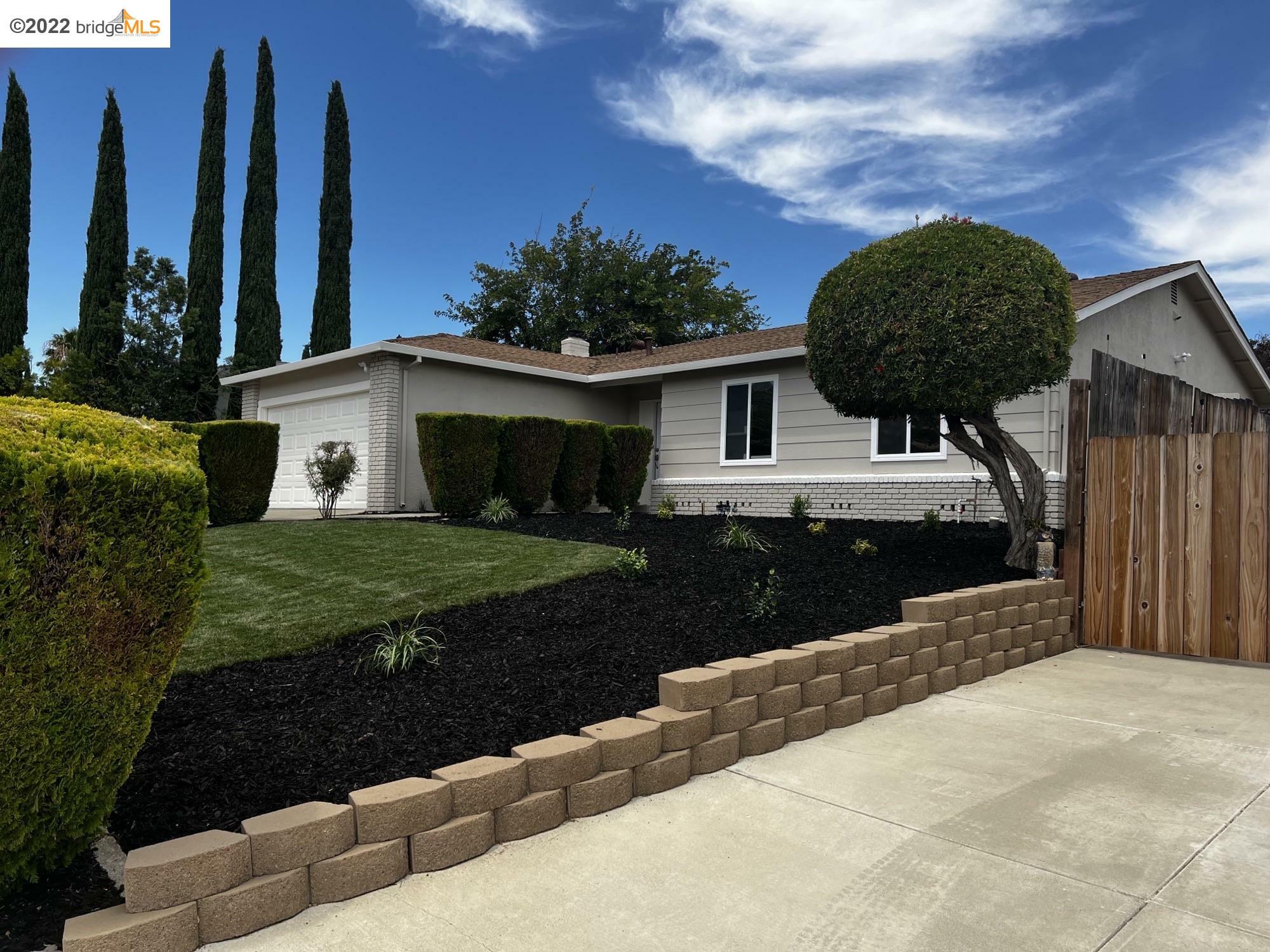 Property Photo: 1593 Kingsly Dr CA 94565
