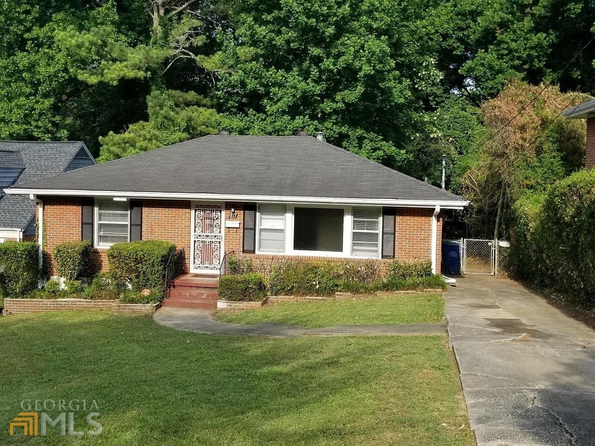 Property Photo:  817 Gertrude Street NW  GA 30318 