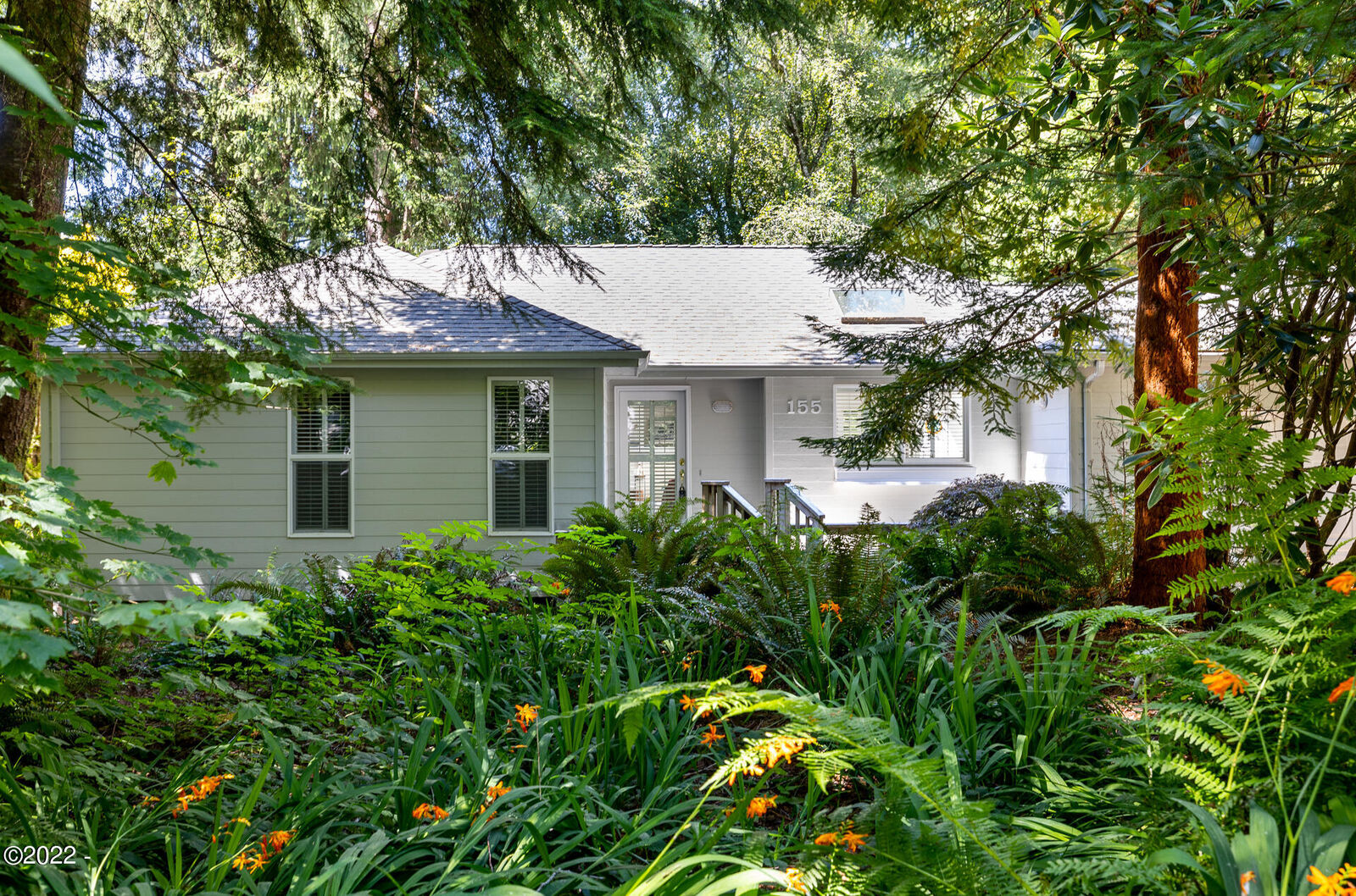 Property Photo: 155 SW The Pines OR 97341