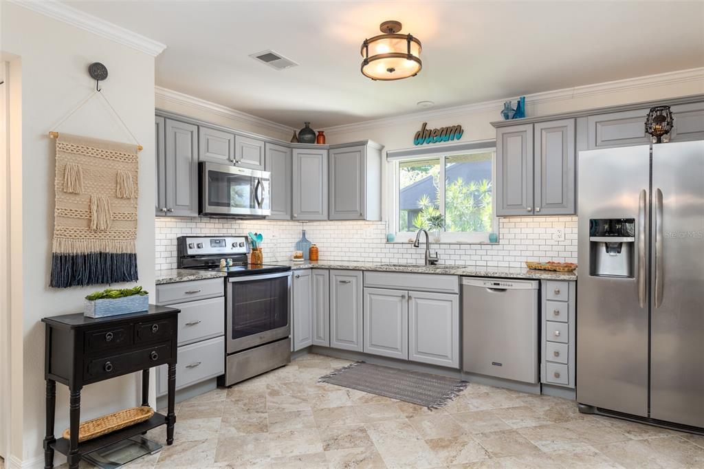 Property Photo: 10755 Village Club Circle N 204 FL 33716
