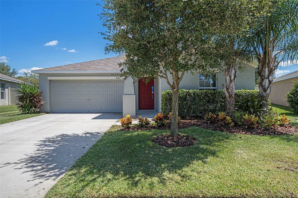 Property Photo:  15313 Long Cypress Drive  FL 33573 