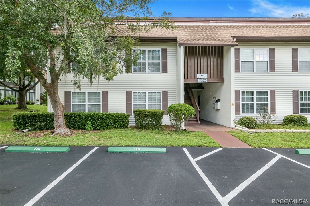 Property Photo:  2400 Forest Drive 229, Bldg 7  FL 34453 