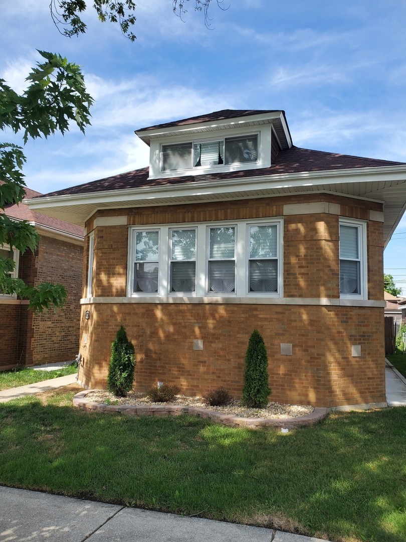 Property Photo: 8734 S Laflin Street IL 60620