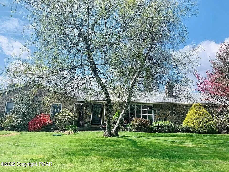 Property Photo:  2350 Morgan Hill Road  PA 18042 