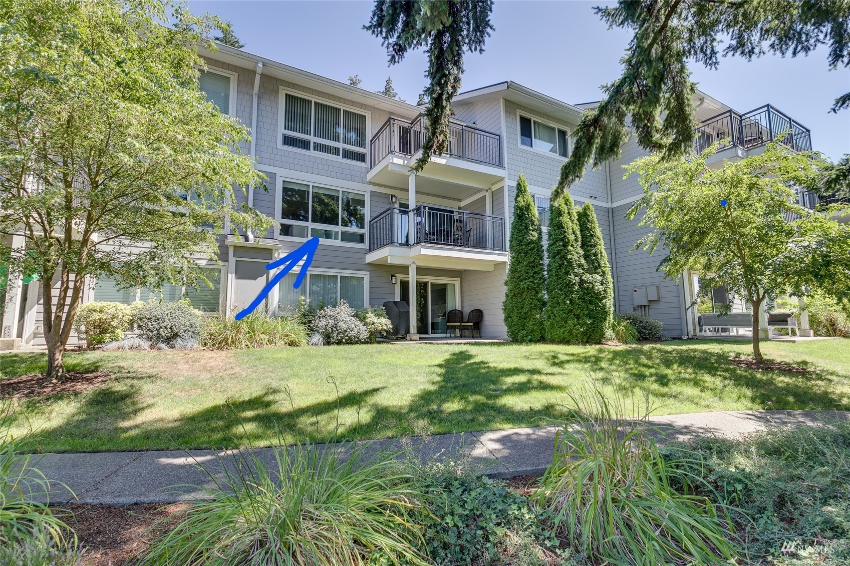 Property Photo: 15214 NE 8th Street G27 WA 98007