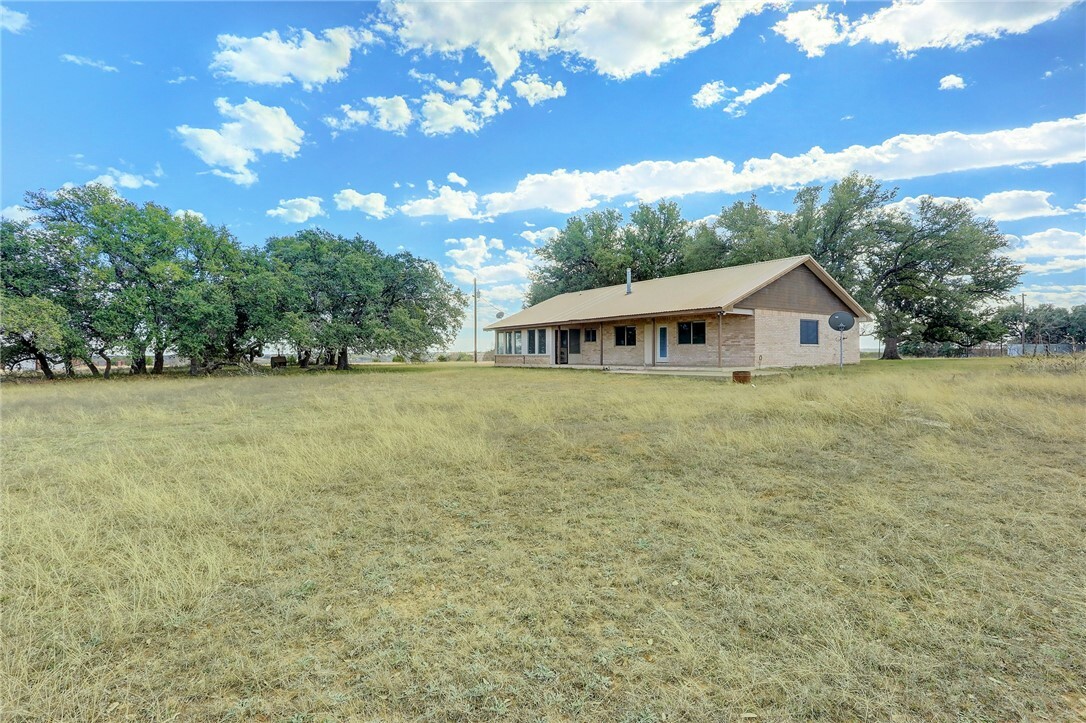 Property Photo:  8319 County Road 200  TX 78611 