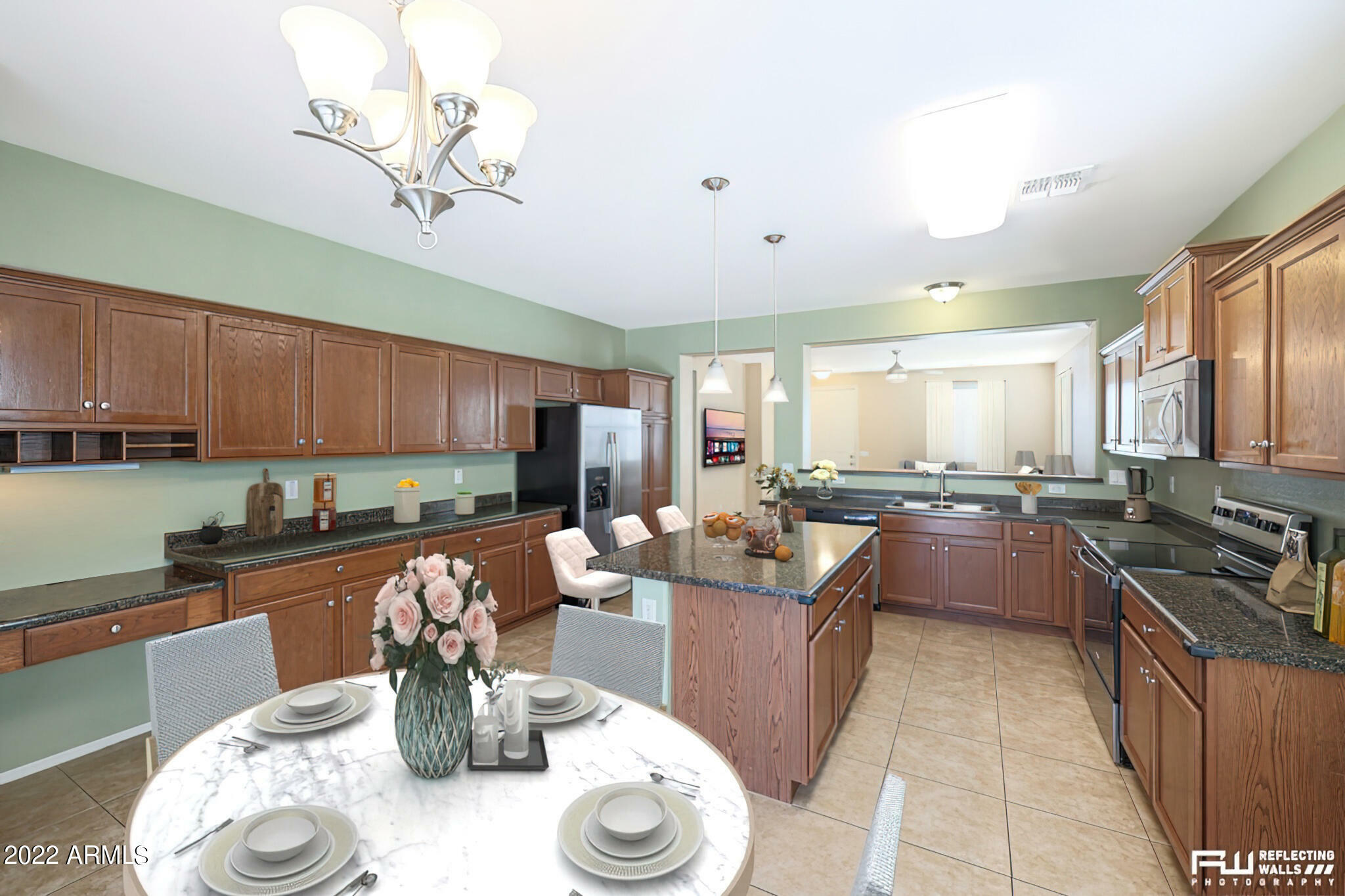 Property Photo: 6822 W Harwell Road AZ 85339