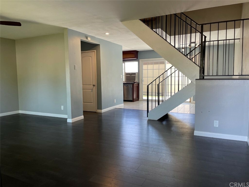 Property Photo: 1402 N Dale Avenue CA 92801