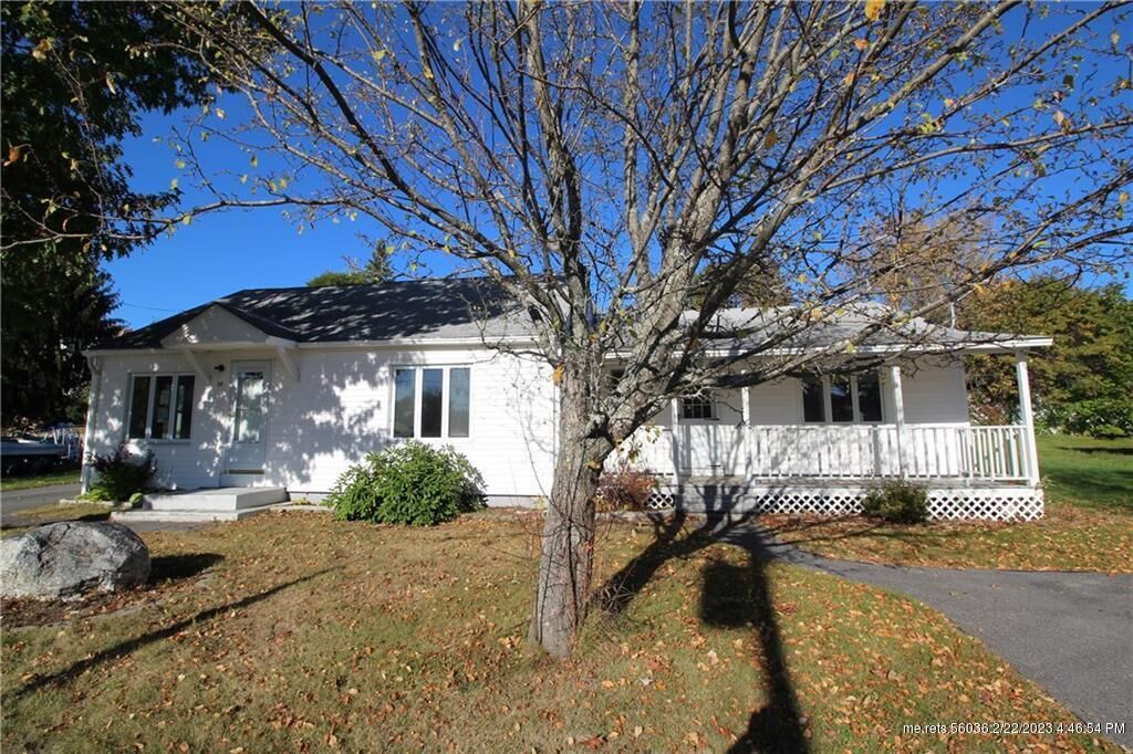 Property Photo:  58 Fair Street  ME 04240 