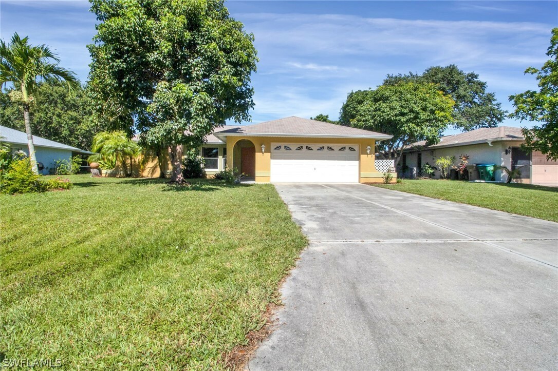 Property Photo:  716 SE 10th Avenue  FL 33990 