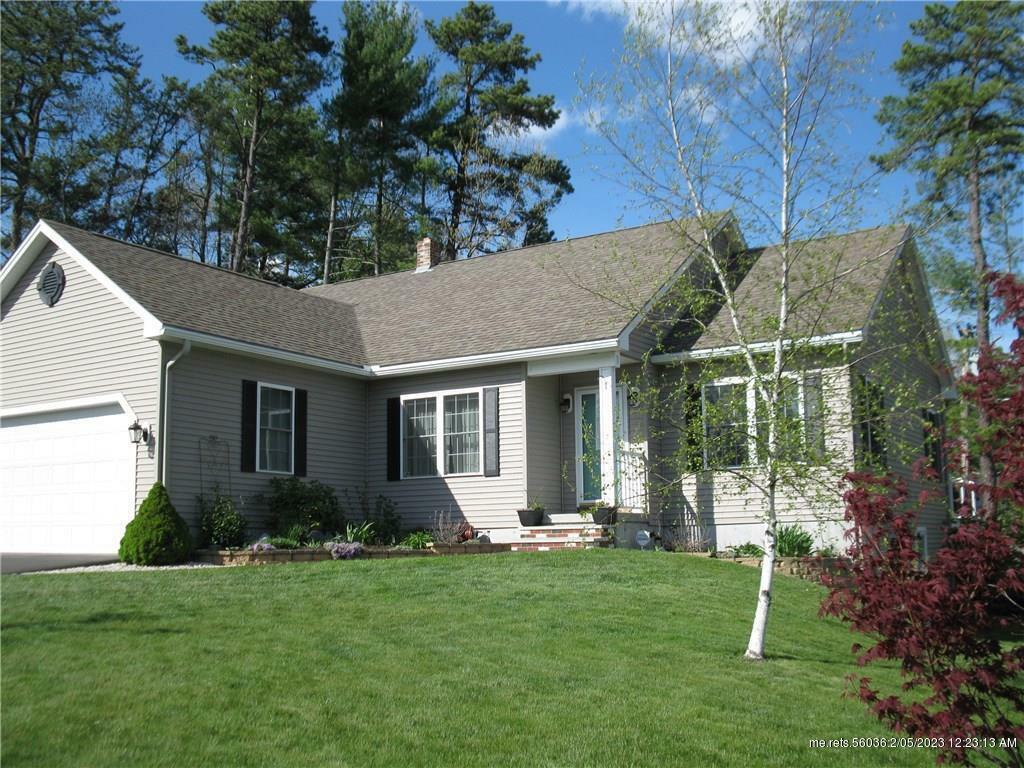 Property Photo:  