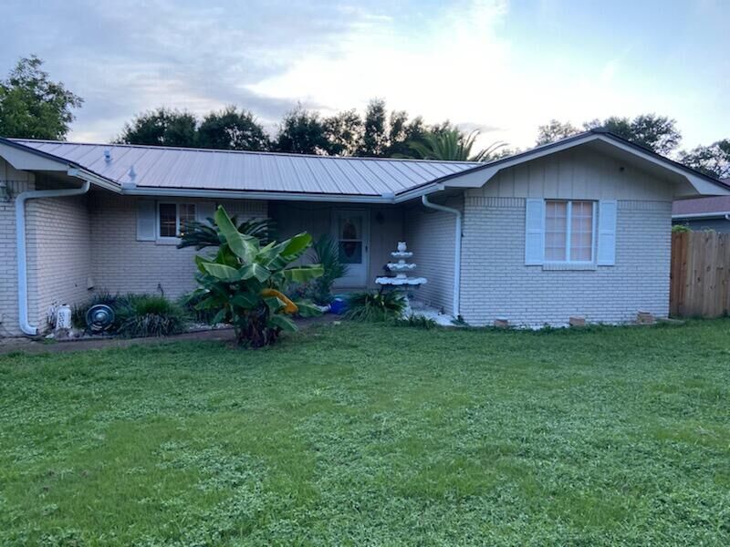 Property Photo: 1509 Heritage Road FL 32547