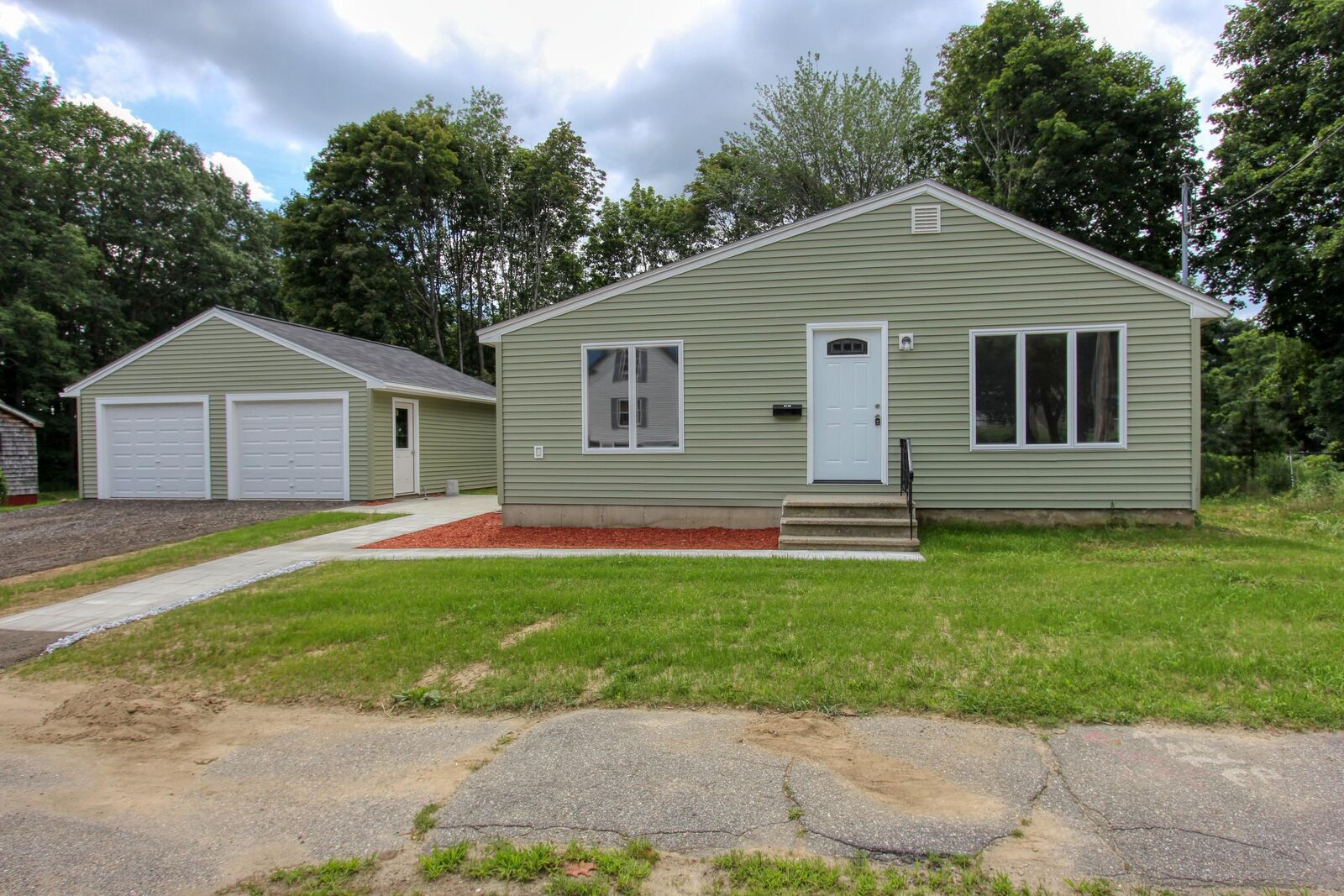 Property Photo:  31 Harris Street  ME 04210 