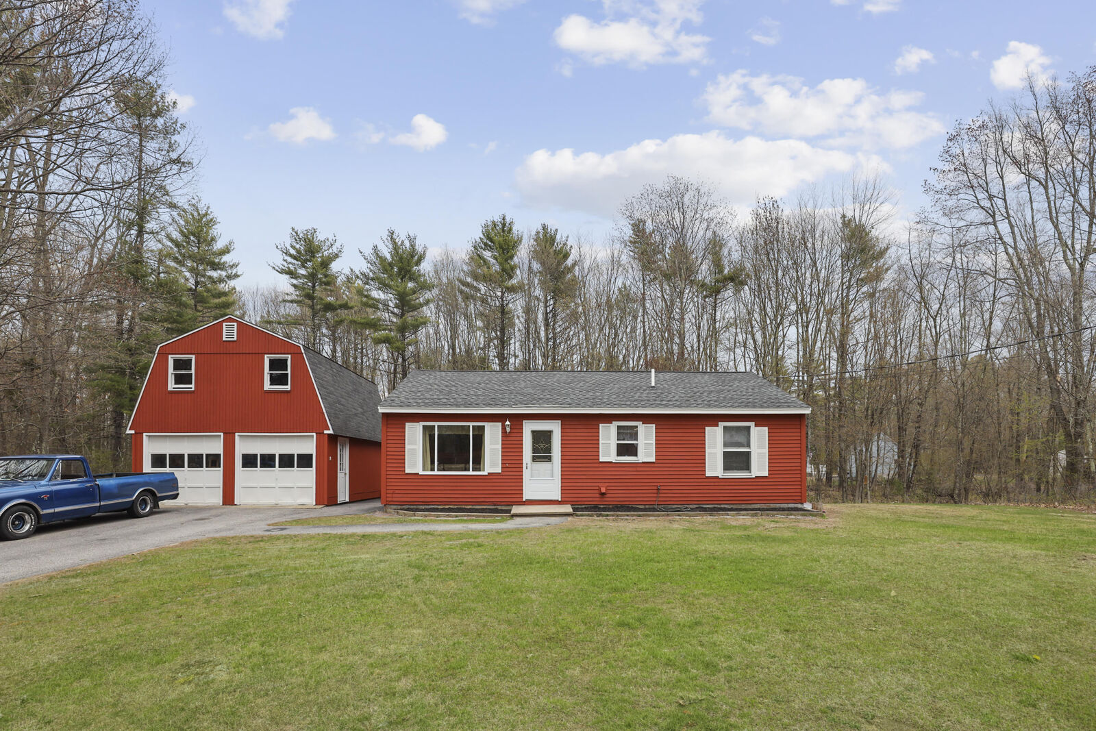 Property Photo:  26 Tall Pines Drive  ME 04072 