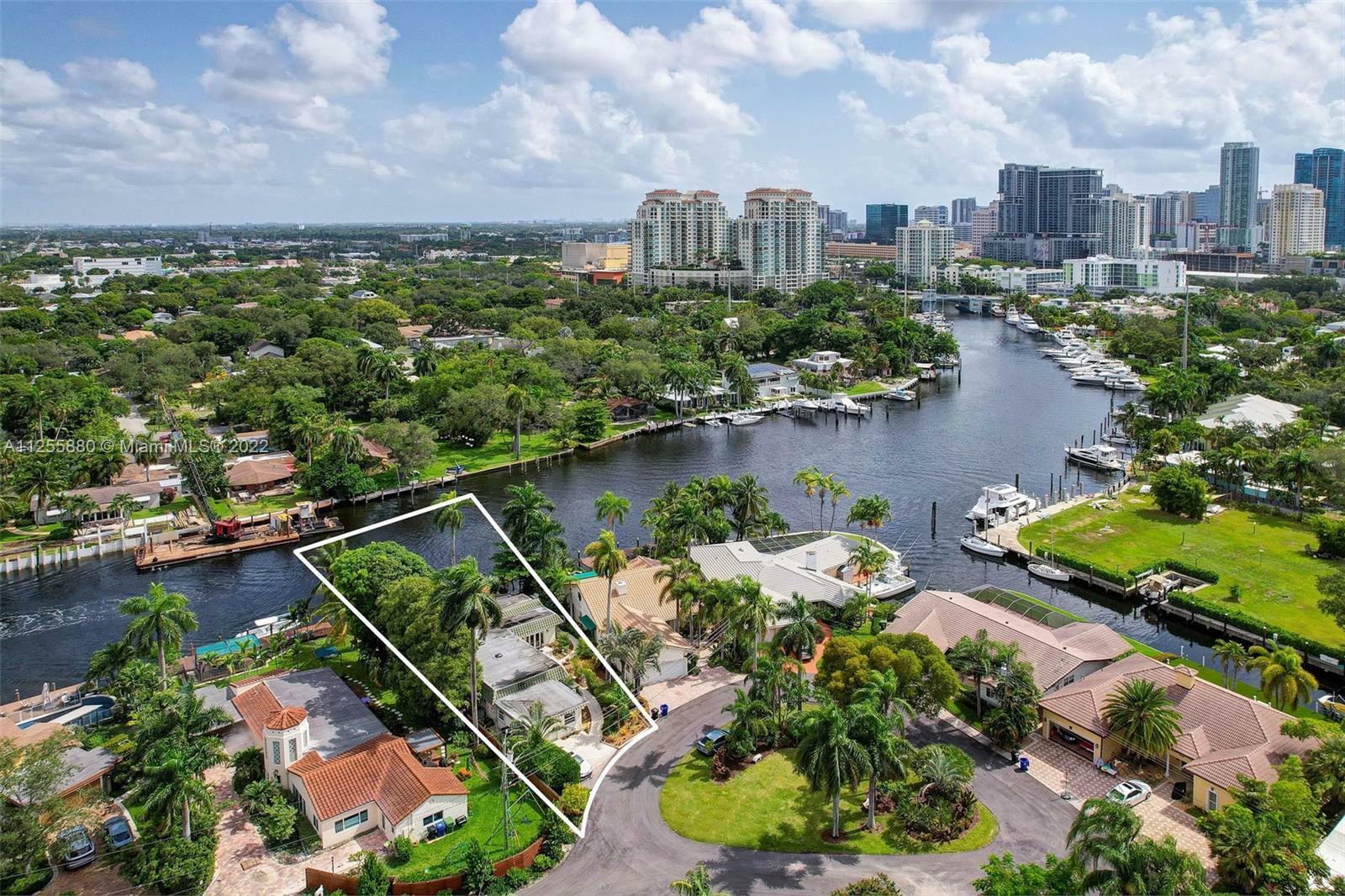 Property Photo: 612 SW 8th Ter FL 33315