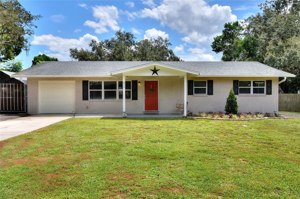 Property Photo:  211 S Bignonia Avenue  FL 33868 