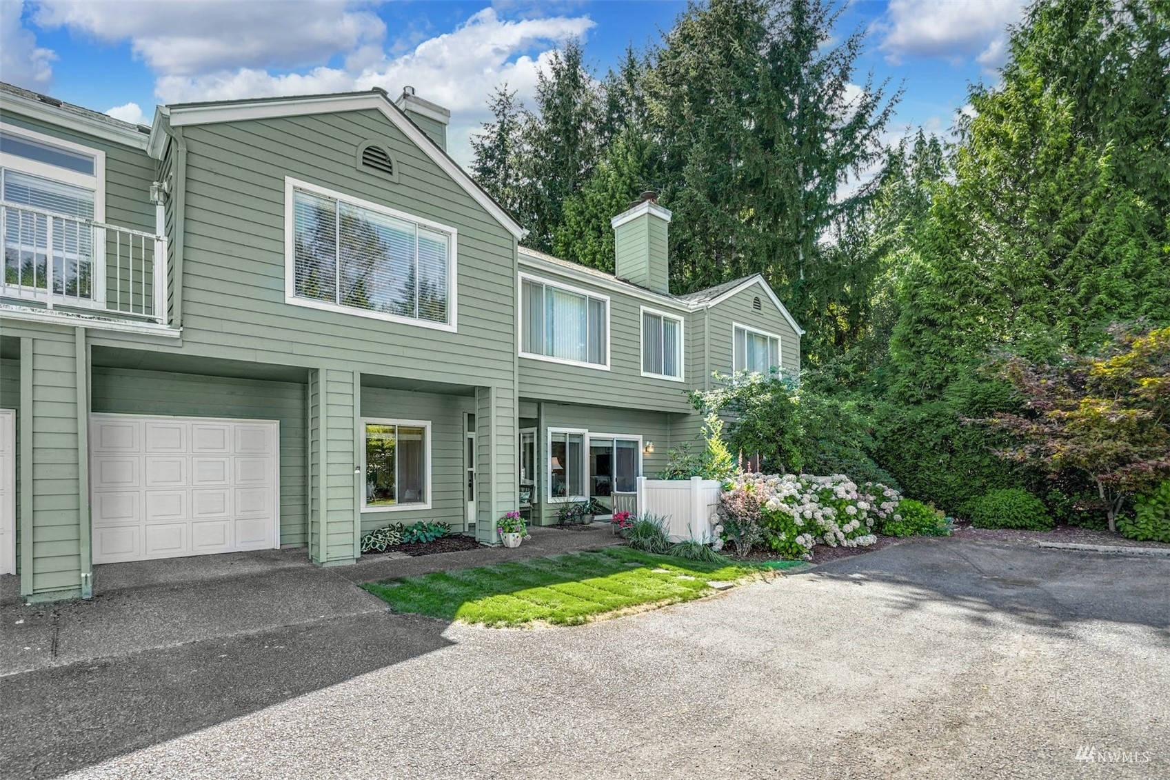 Property Photo: 3609 224th Place SE 1362 WA 98029