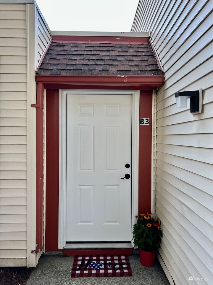 Property Photo:  14600 SE 176th Street B3  WA 98058 