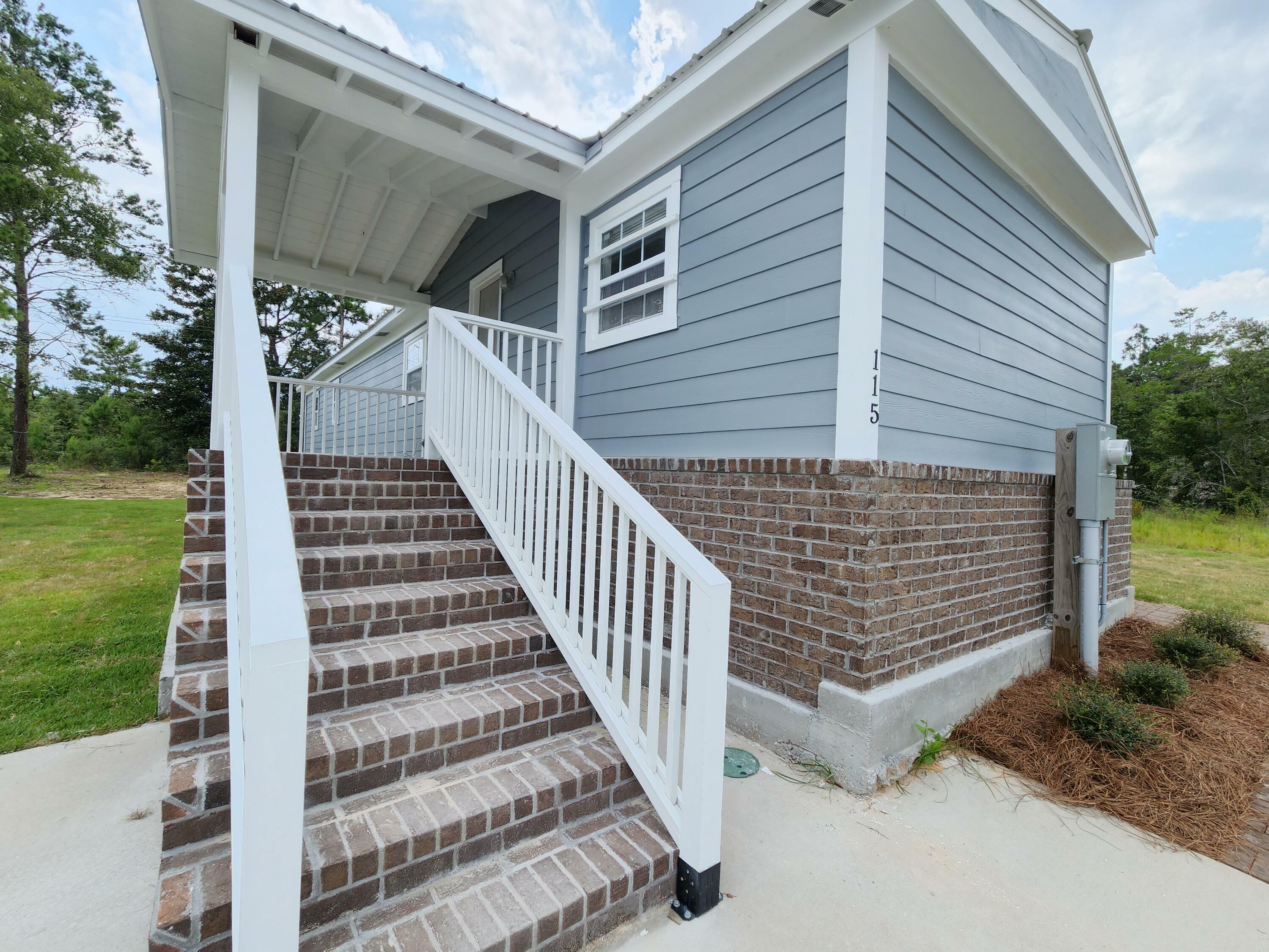 Property Photo:  115 Rembrandt Circle  FL 32433 