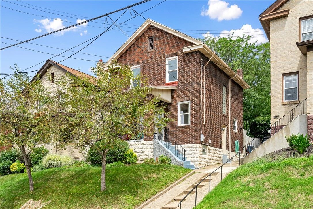 Property Photo:  5541 Pocusset St  PA 15217 