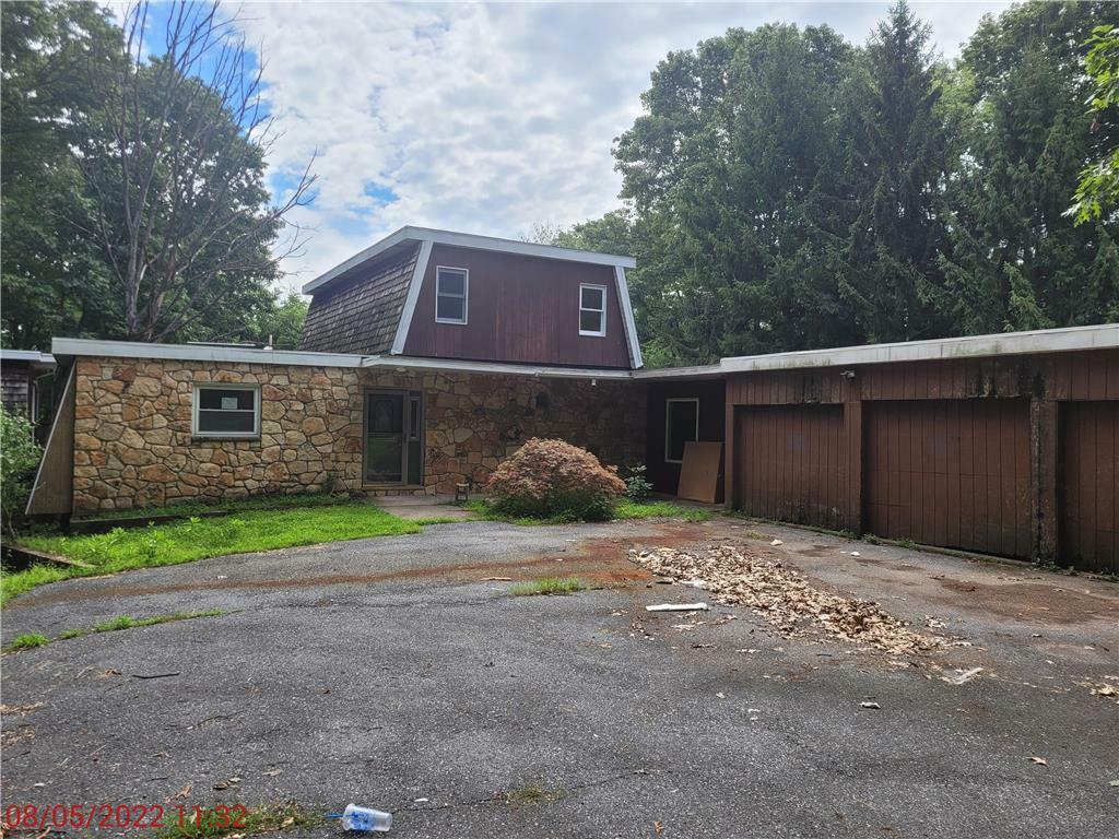 Property Photo:  1638 Highpoint Road  PA 18036 