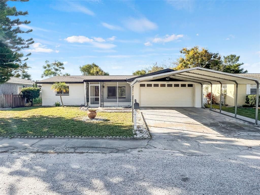 Property Photo: 3220 Fairmount Drive FL 34691