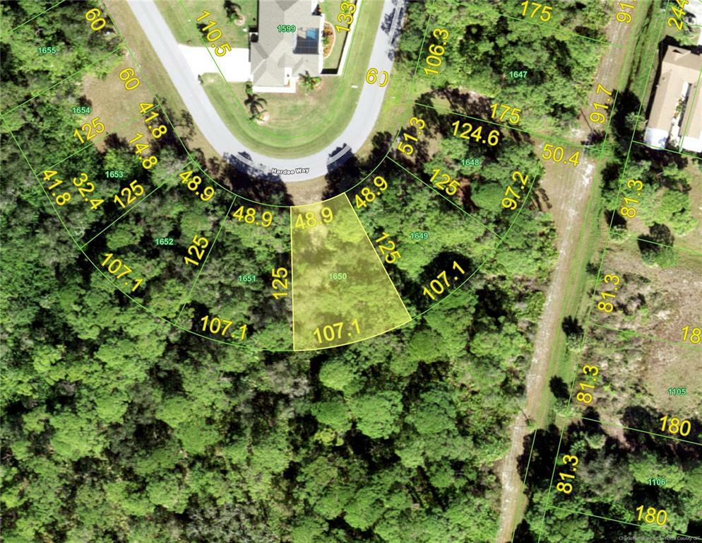 Property Photo: 139 Hardee Way FL 33947